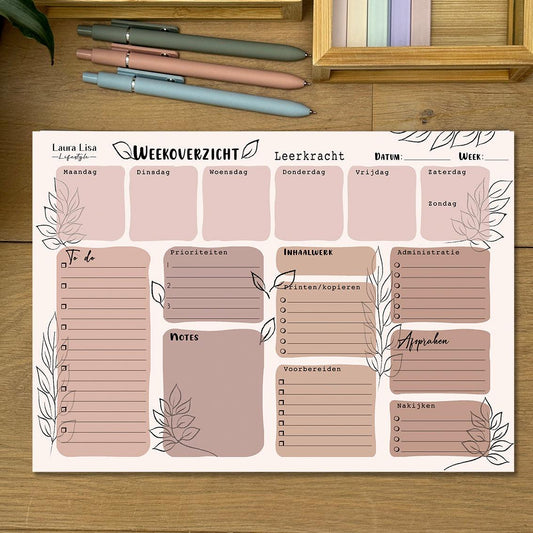 Weekoverzicht leerkracht - Nude: Krijg grip op je onderwijsplanning met dit notitieblok in nude tinten. Het minimalistische design zorgt voor een rustige uitstraling terwijl je je week organiseert.