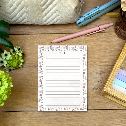 Notes - Pioenrozen: Maak aantekeningen in stijl met dit notitieblok, gedecoreerd met levendige pioenrozen. Leg je gedachten vast en organiseer je ideeën voor een productieve werkdag.