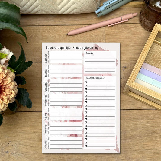 Maaltijdplanning + Boodschappenlijst - Pink Scene: Plan je maaltijden en boodschappen met dit notitieblok, voorzien van een roze scene design. Houd overzicht over je voedingsbehoeften en boodschappen en maak gezonde keuzes met een vleugje kleur en creativiteit.